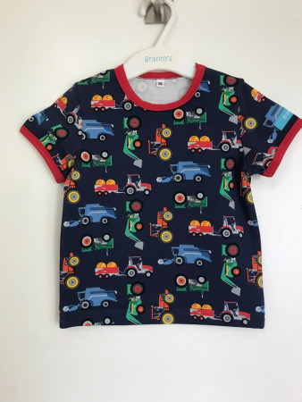T-shirt blå traktor storlek 86, 190:-