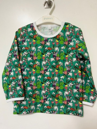 Tröja féer storlek 92 och 104, 215:-