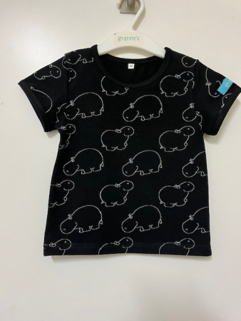 T-shirt svart flodhäst storlek 92, 190:-