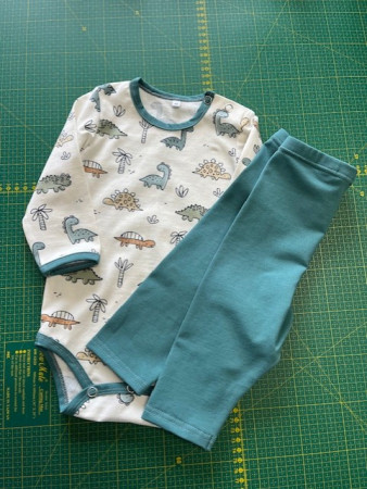 Leggings grågröna storlek 68, 120:-